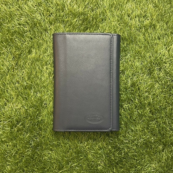 2018 Land Rover DISCOVERY Owners Manual - Picture 11 of 12